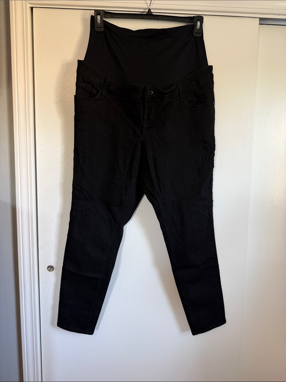 Old Navy Black Maternity Skinny Jeans with Stretch Panel